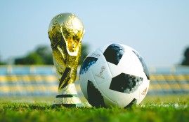 电子竞技网站最新下载-费德勒爆冷击败利物浦，势不可挡引爆全场！